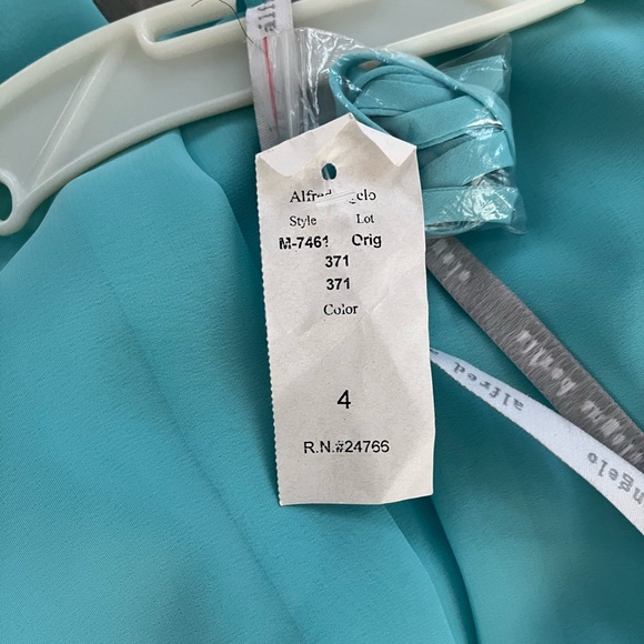 New prom, sweet 16, gown, party dress size 4 - Picture 4 of 5